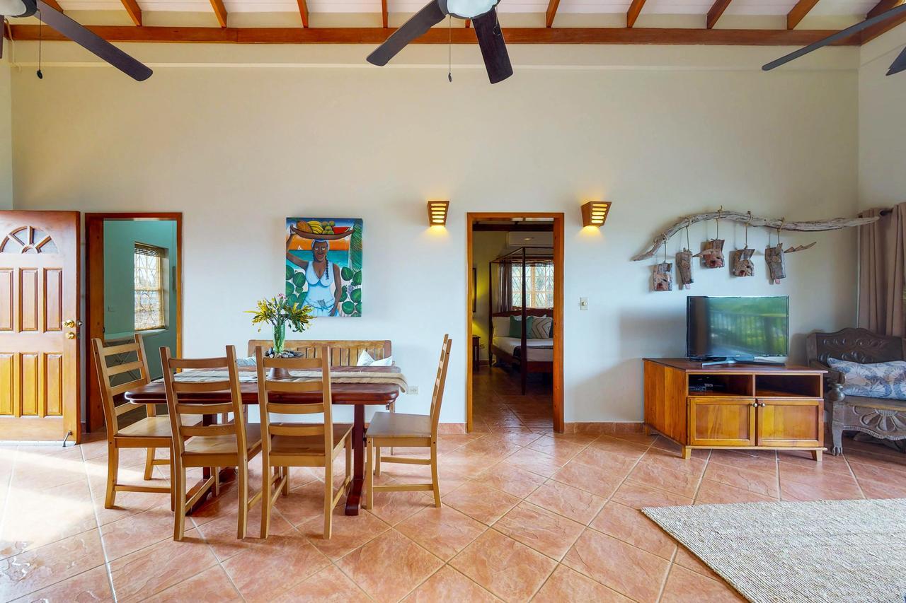 Mirasol Villa Placencia Exterior photo
