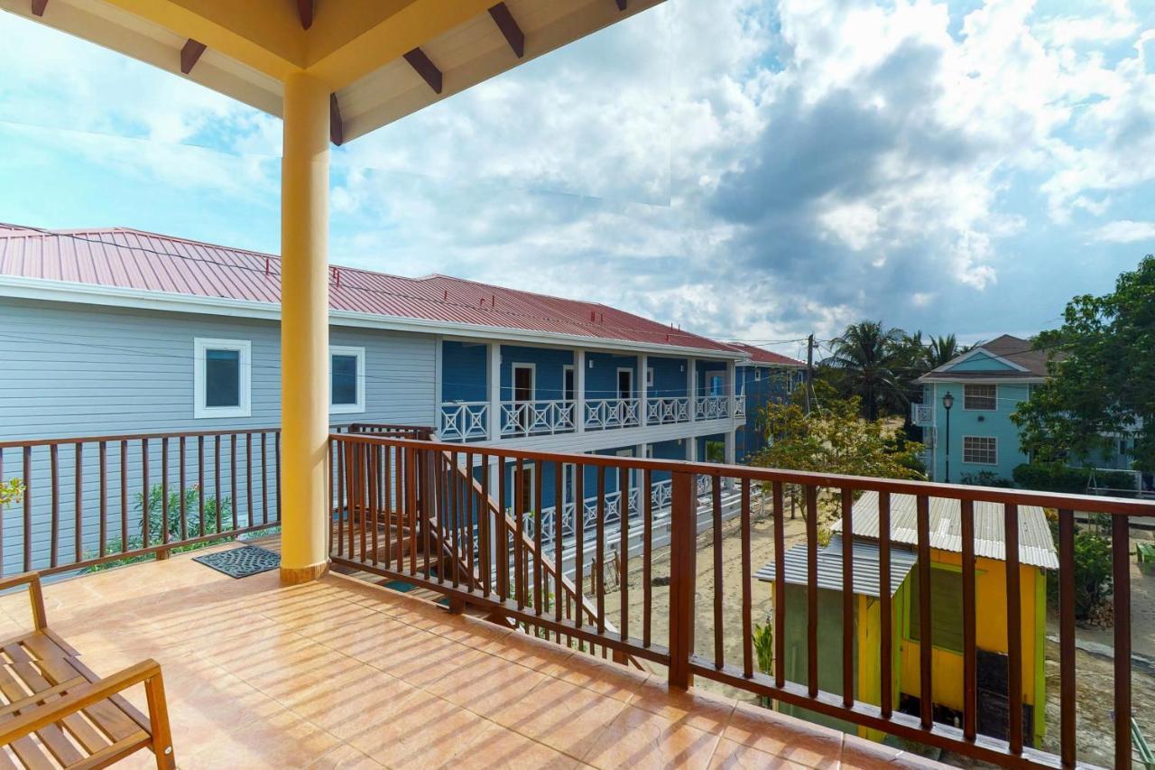Mirasol Villa Placencia Exterior photo