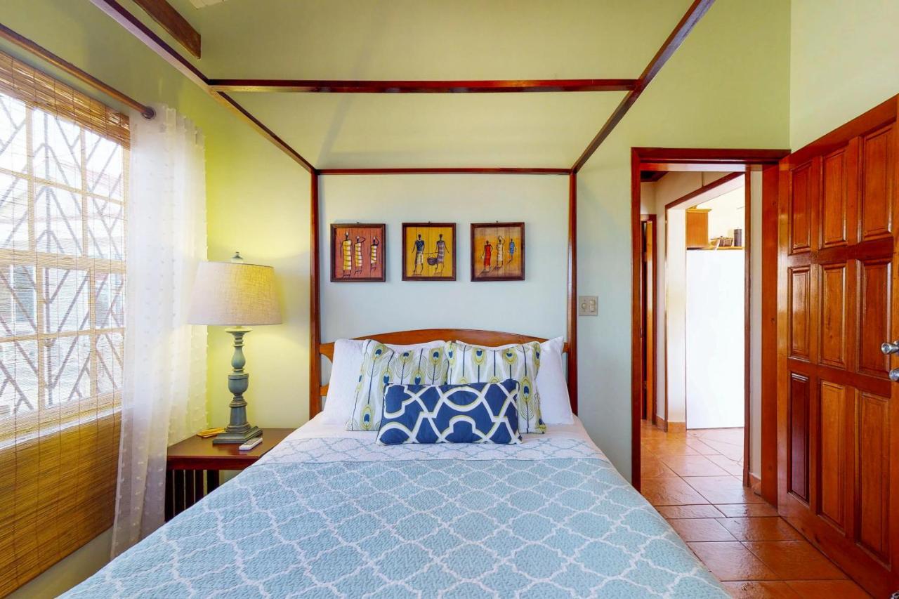 Mirasol Villa Placencia Exterior photo